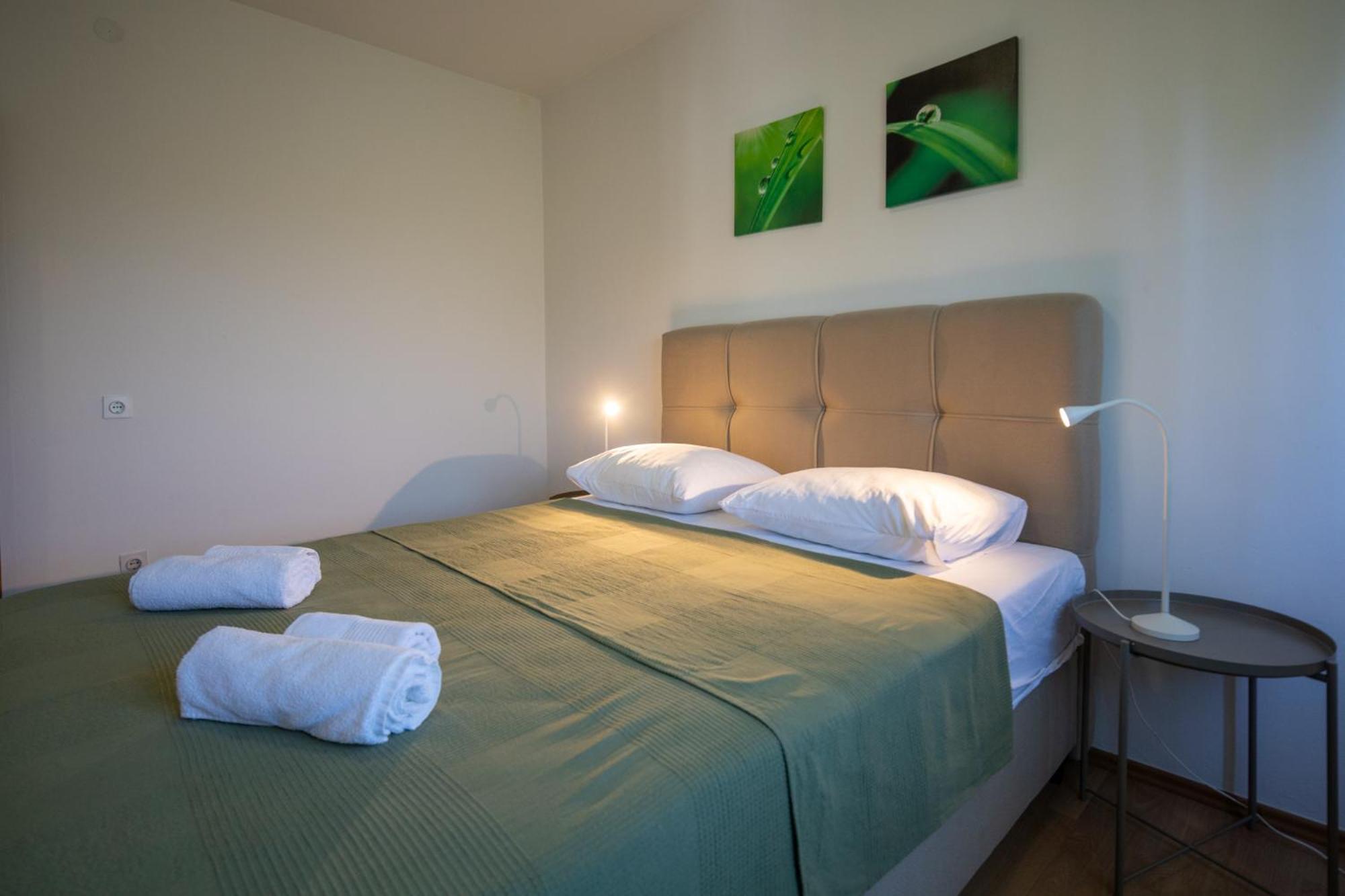 Apartments Gaja Green Ap Sveti Filip i Jakov Eksteriør bilde